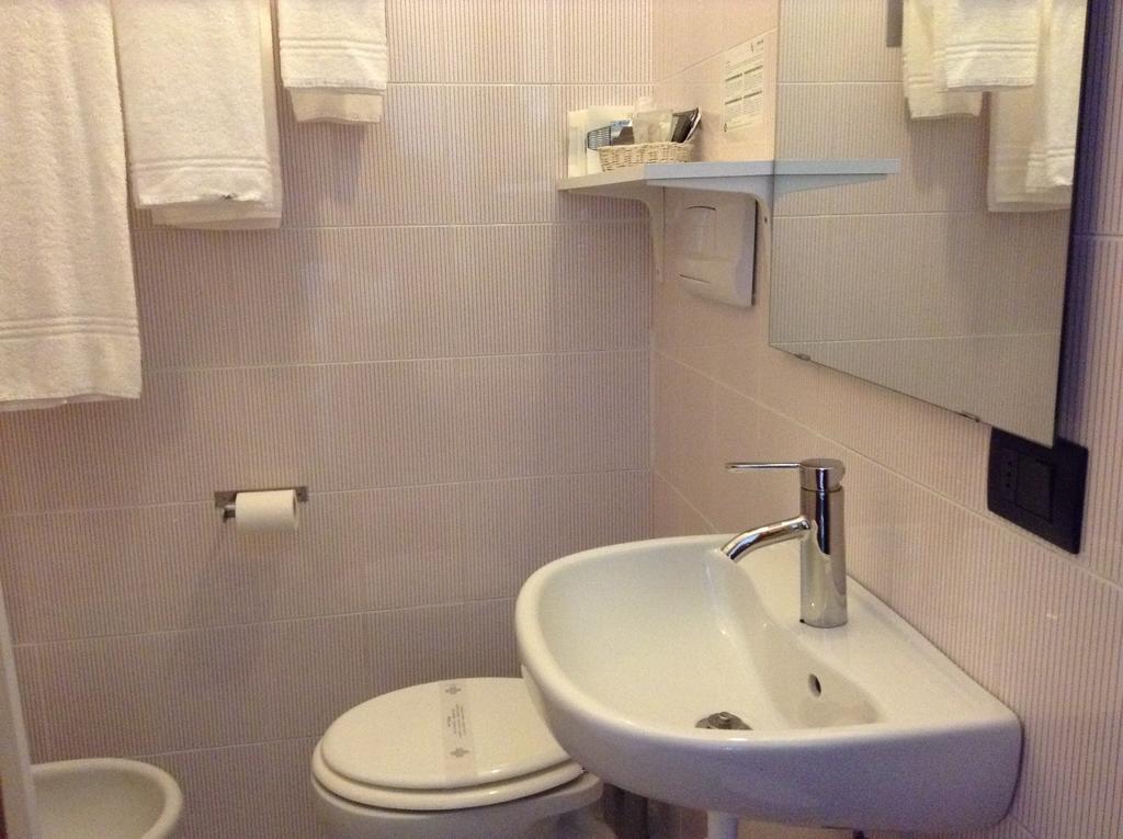 Hotel Flory Санта-Маргерита-Лигуре Екстериор снимка